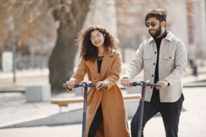 כל השלבים והדרישות להוצאת לוחית רישוי לאופניים וקורקינט חשמלי